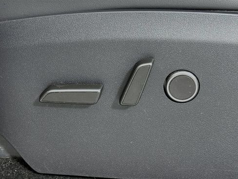 Used 2024 Tesla Model Y Long Range RWD image 14