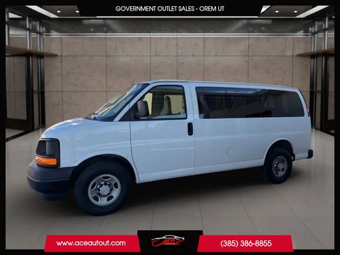 Used 2017 Chevrolet Express 2500 LS image 4