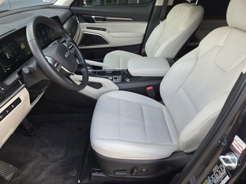 Used 2024 Kia Telluride S FWD image 13
