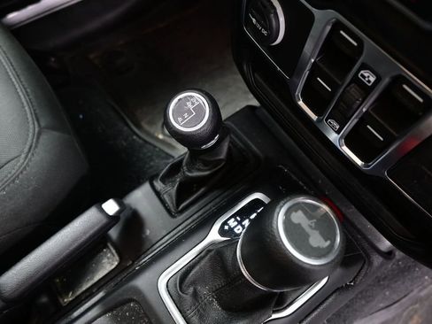Used 2021 Jeep Wrangler Unlimited Sport AWD/4WD image 15