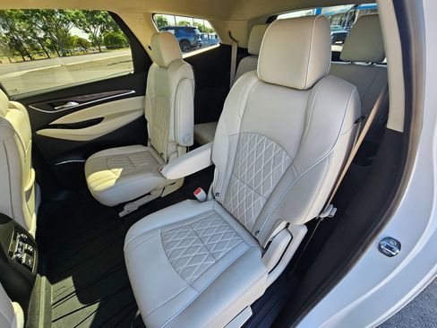 Used 2023 Buick Enclave Avenir w/ Avenir Technology Package AWD/4WD image 13