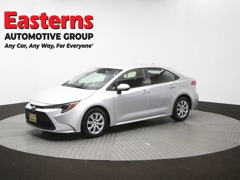Used 2021 Toyota Corolla LE w/ Carpet Mat Package (TMS) FWD image 55