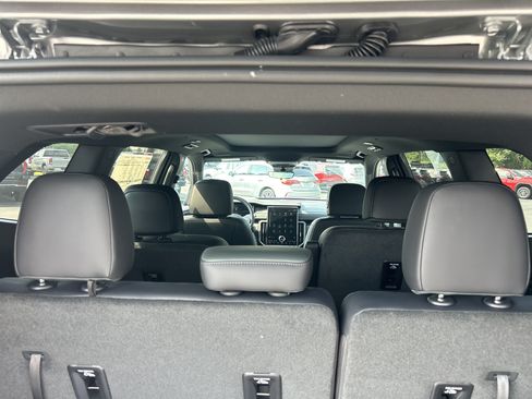 New 2026 GMC Acadia AT4 w/ Luxury Package AWD/4WD image 13