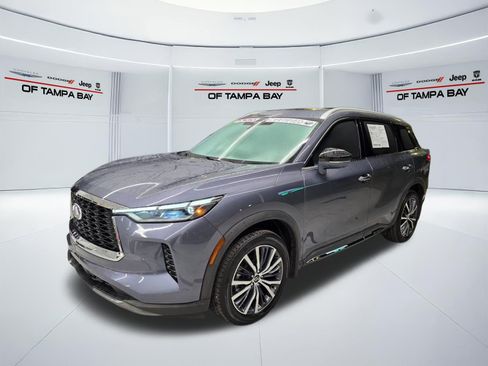 Used 2023 INFINITI QX60 Sensory w/ Vision Package FWD image 2