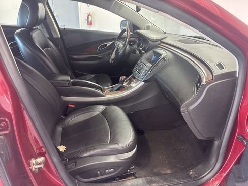 Used 2010 Buick LaCrosse CXS image 19