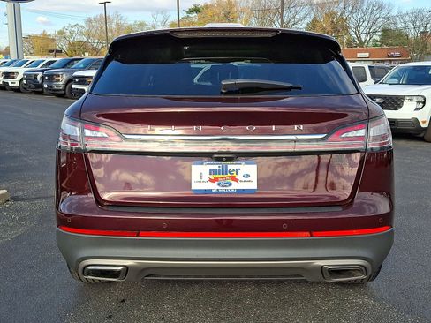 Certified 2022 Lincoln Nautilus Reserve image 5