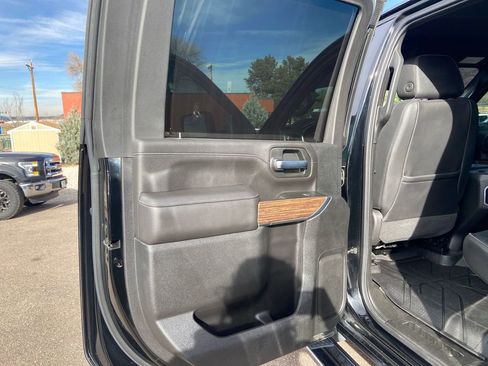 Used 2020 Chevrolet Silverado 3500 High Country image 31