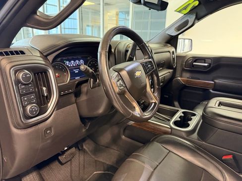 Used 2021 Chevrolet Silverado 1500 High Country w/ Technology Package image 9