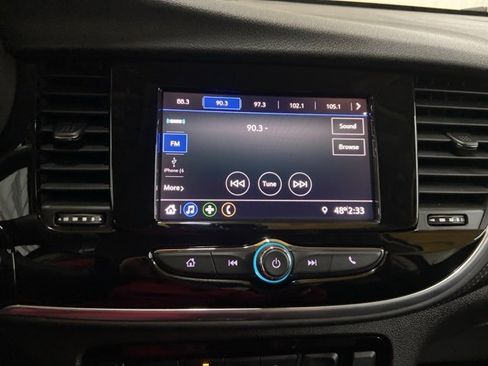 Used 2022 Buick Encore Preferred image 39