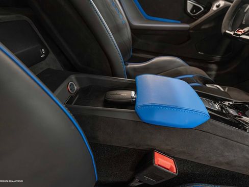Used 2024 Lamborghini Huracan Tecnica RWD image 34