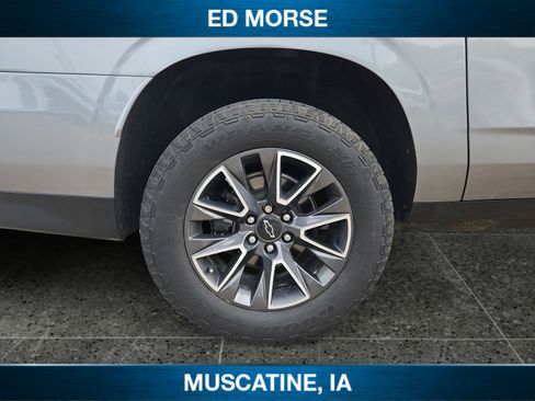 Used 2022 Chevrolet Suburban Z71 w/ Luxury Package AWD/4WD image 11