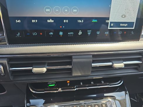 Certified 2024 Lincoln Corsair AWD image 20