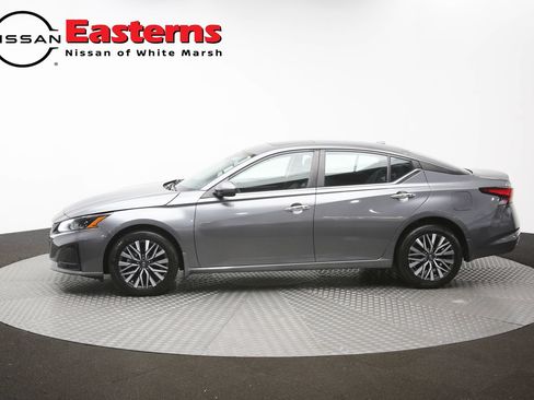 Used 2023 Nissan Altima 2.5 SV w/ SV Premium Package AWD/4WD image 59