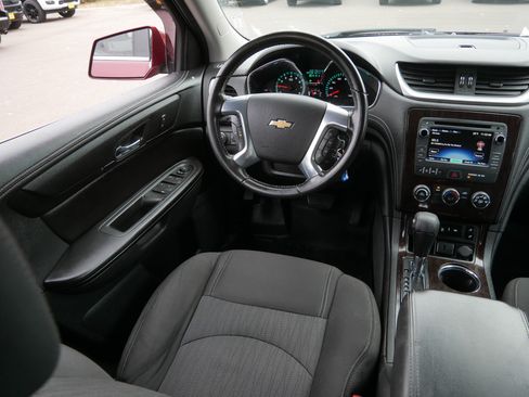 Used 2015 Chevrolet Traverse LT image 9