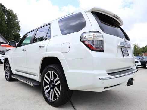 Used 2017 Toyota 4Runner Limited AWD/4WD image 4