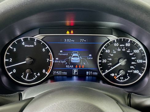 Used 2025 Nissan Altima 2.5 SV FWD image 19