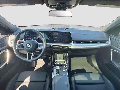 Certified 2025 BMW X2 xDrive28i image 17