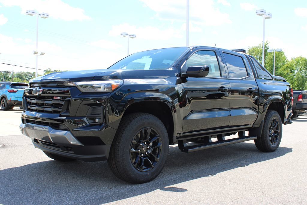 New 2026 Chevrolet Colorado Z71 w/ Midnight Edition AWD/4WD image 10