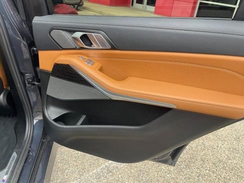 Used 2022 BMW X7 M50i w/ Luxury Seating Package image 22