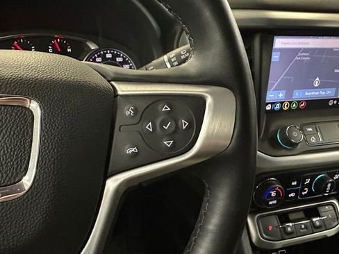 Certified 2023 GMC Acadia SLT w/ Preferred Package image 10