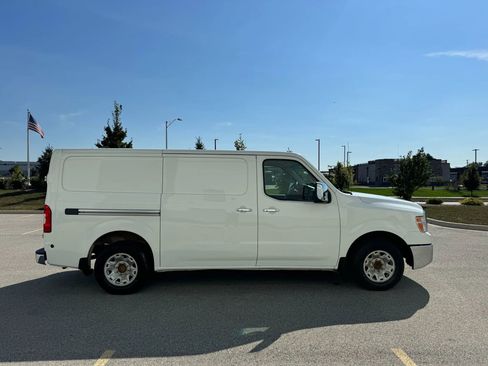 Used 2015 Nissan NV 2500 SL image 4