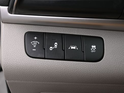 Used 2019 Hyundai Elantra SEL image 12