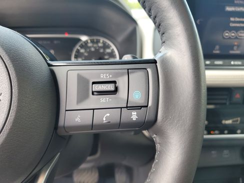 Certified 2022 Nissan Rogue SV w/ SV Premium Package image 21