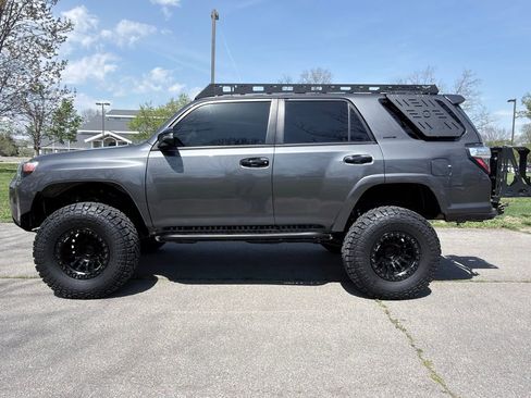 Used 2020 Toyota 4Runner Nightshade AWD/4WD image 39