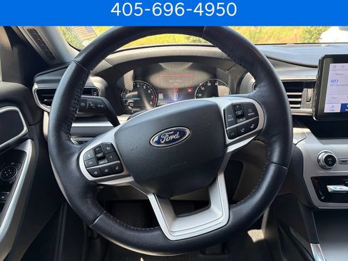Used 2022 Ford Explorer XLT w/ Equipment Group 202A AWD/4WD image 18