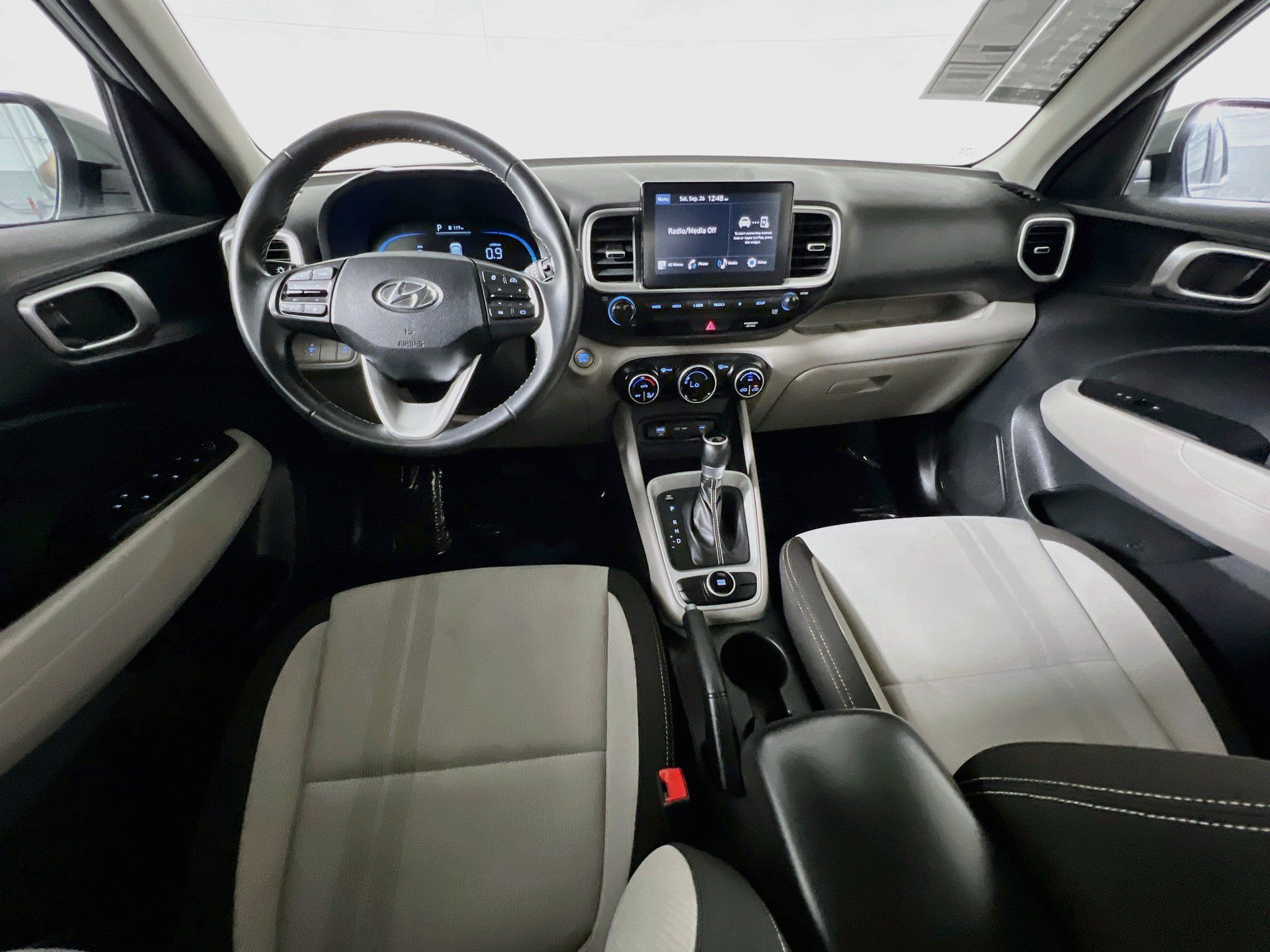 Used 2025 Hyundai Venue SEL FWD image 29