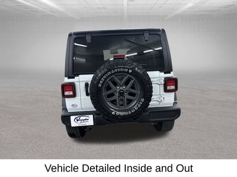 Used 2024 Jeep Wrangler Unlimited Sport AWD/4WD image 12
