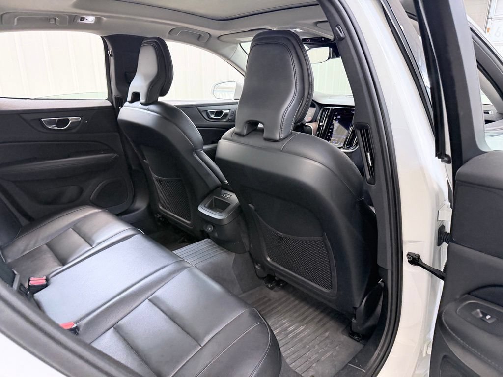 Used 2021 Volvo S60 T6 Momentum w/ Premium Package AWD/4WD image 32