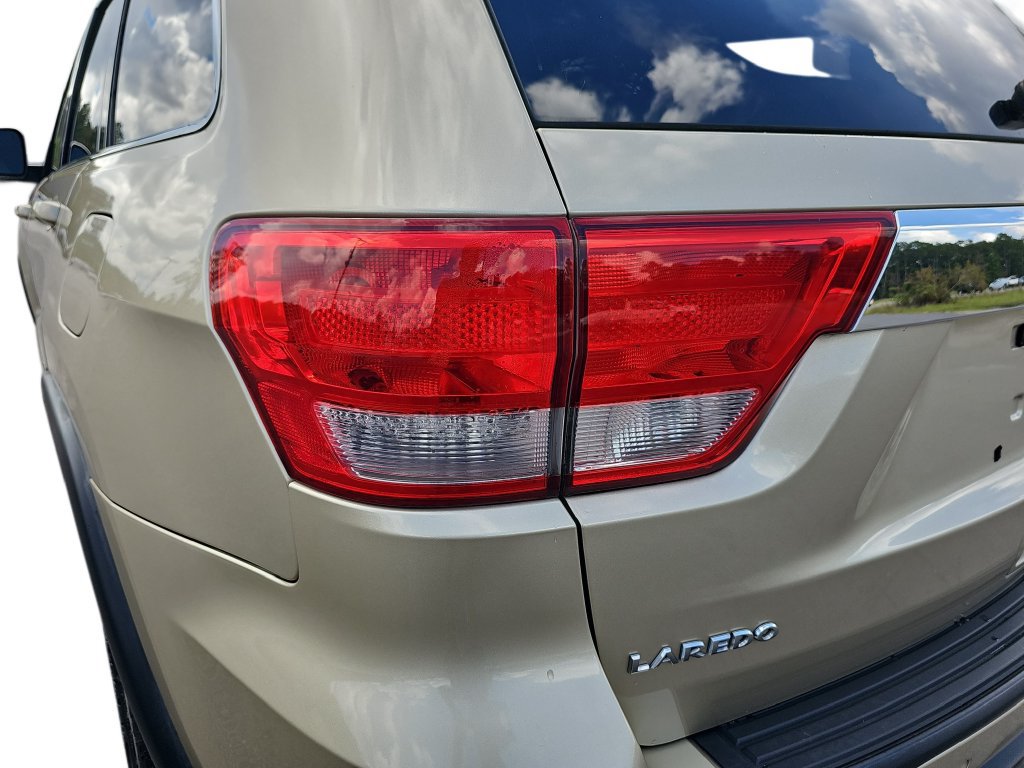 Used 2011 Jeep Grand Cherokee Laredo RWD image 34
