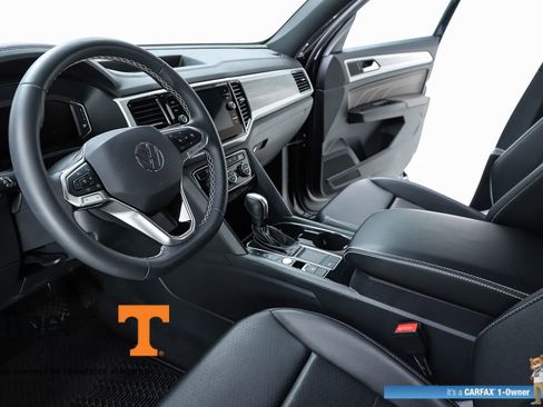 Used 2023 Volkswagen Atlas Cross Sport SE FWD image 19