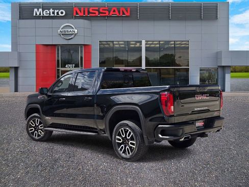 Used 2024 GMC Sierra 1500 AT4 w/ Technology Package image 4