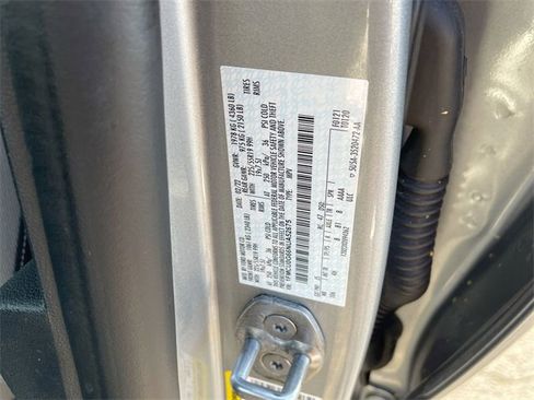 Used 2022 Ford Escape SE w/ SE Sport Appearance Package image 33