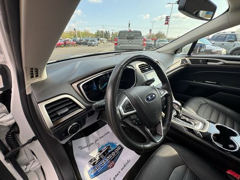 Used 2016 Ford Fusion SE w/ Equipment Group 202A image 22