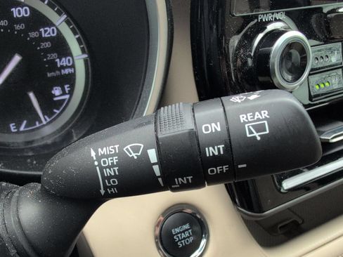 Used 2022 Toyota Highlander Limited AWD/4WD image 15