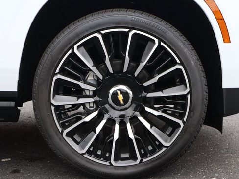 New 2026 Chevrolet Tahoe High Country AWD/4WD image 33