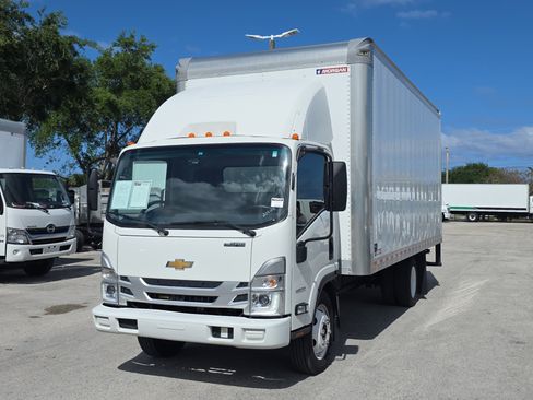 Used 2024 Chevrolet Low Cab Forward RWD image 4