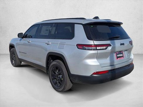 New 2025 Jeep Grand Cherokee L Altitude image 9
