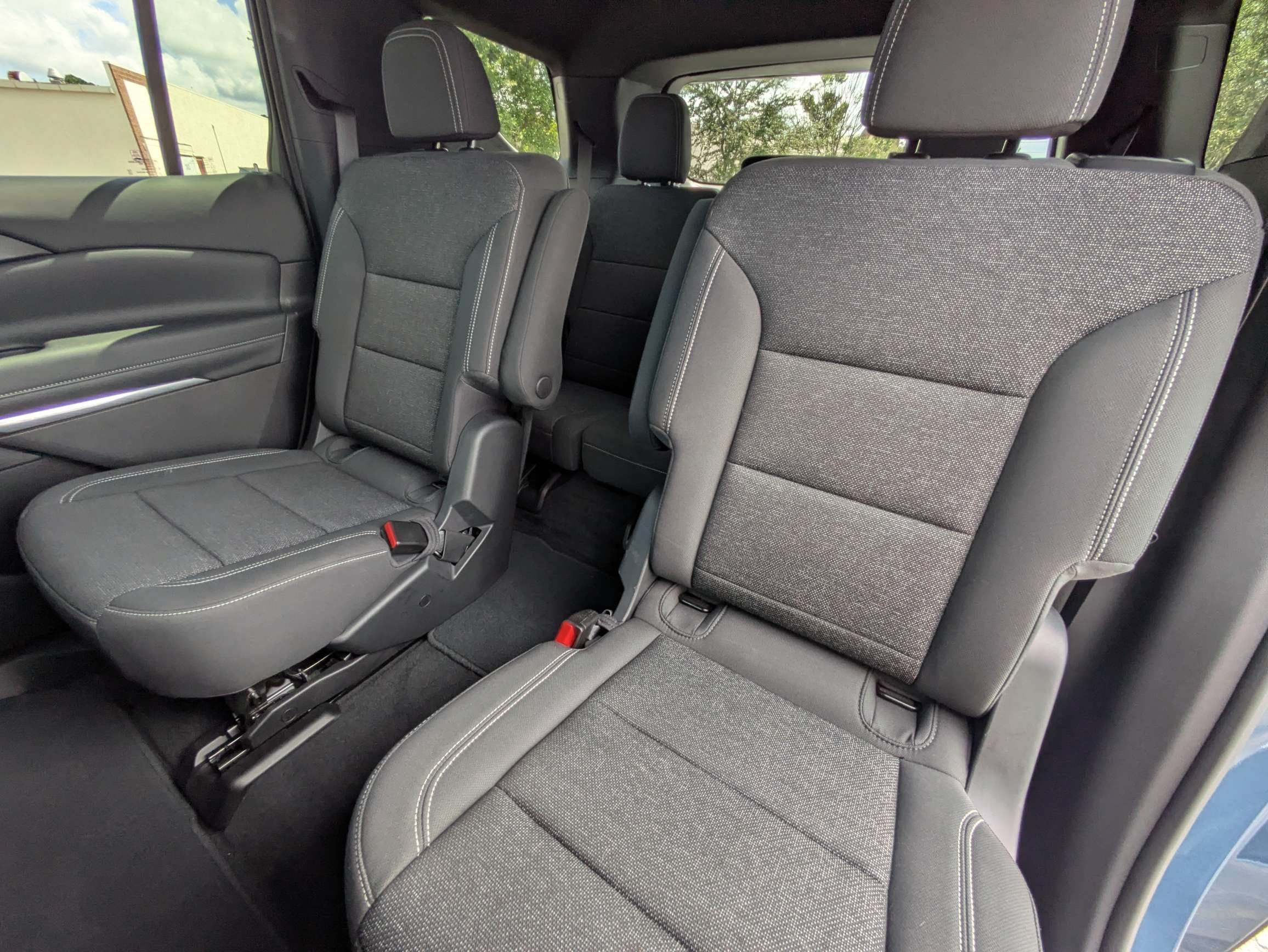 Used 2025 Chevrolet Traverse LT FWD image 10