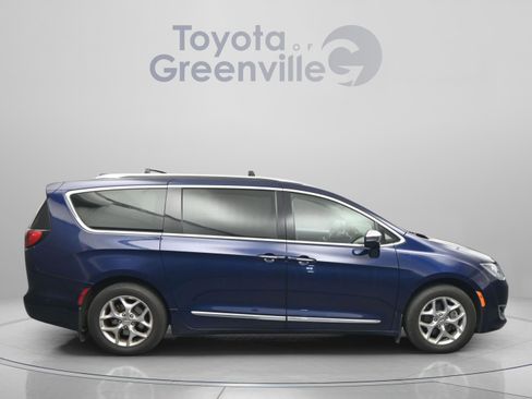 Used 2017 Chrysler Pacifica Limited w/ UConnect Theater Package image 16