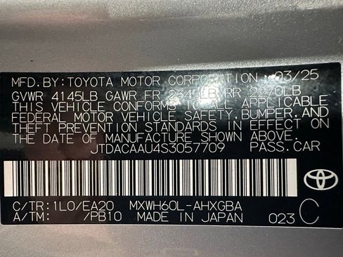 Used 2025 Toyota Prius XLE image 11