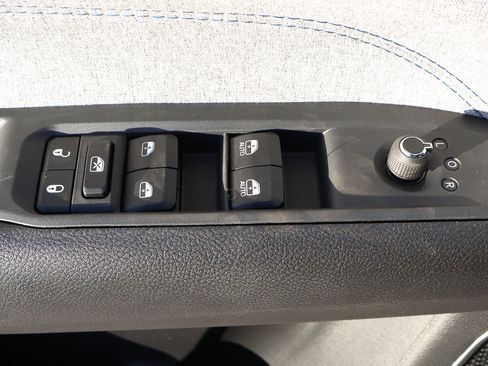 New 2026 Jeep Compass Latitude image 10