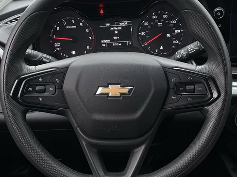 Used 2025 Chevrolet Trax LS w/ LS Convenience Package image 12