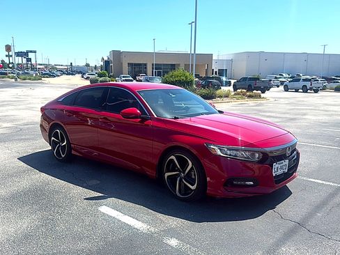 Used 2019 Honda Accord Sport image 4