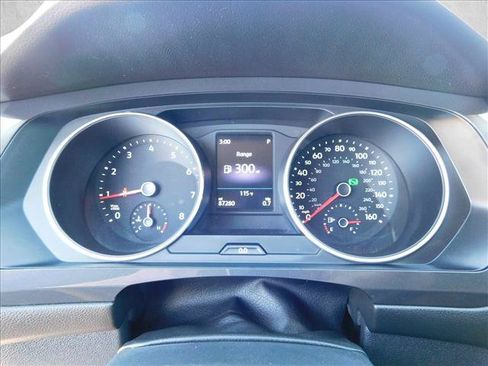 Used 2019 Volkswagen Tiguan SE FWD image 17