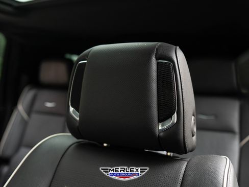 Used 2022 Cadillac Escalade ESV Premium Luxury image 42