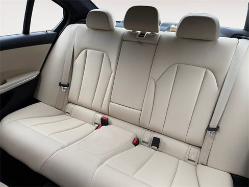 Used 2019 BMW 330i Sedan w/ Convenience Package image 13